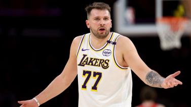 全能中場維納爾杜姆的技術特點.